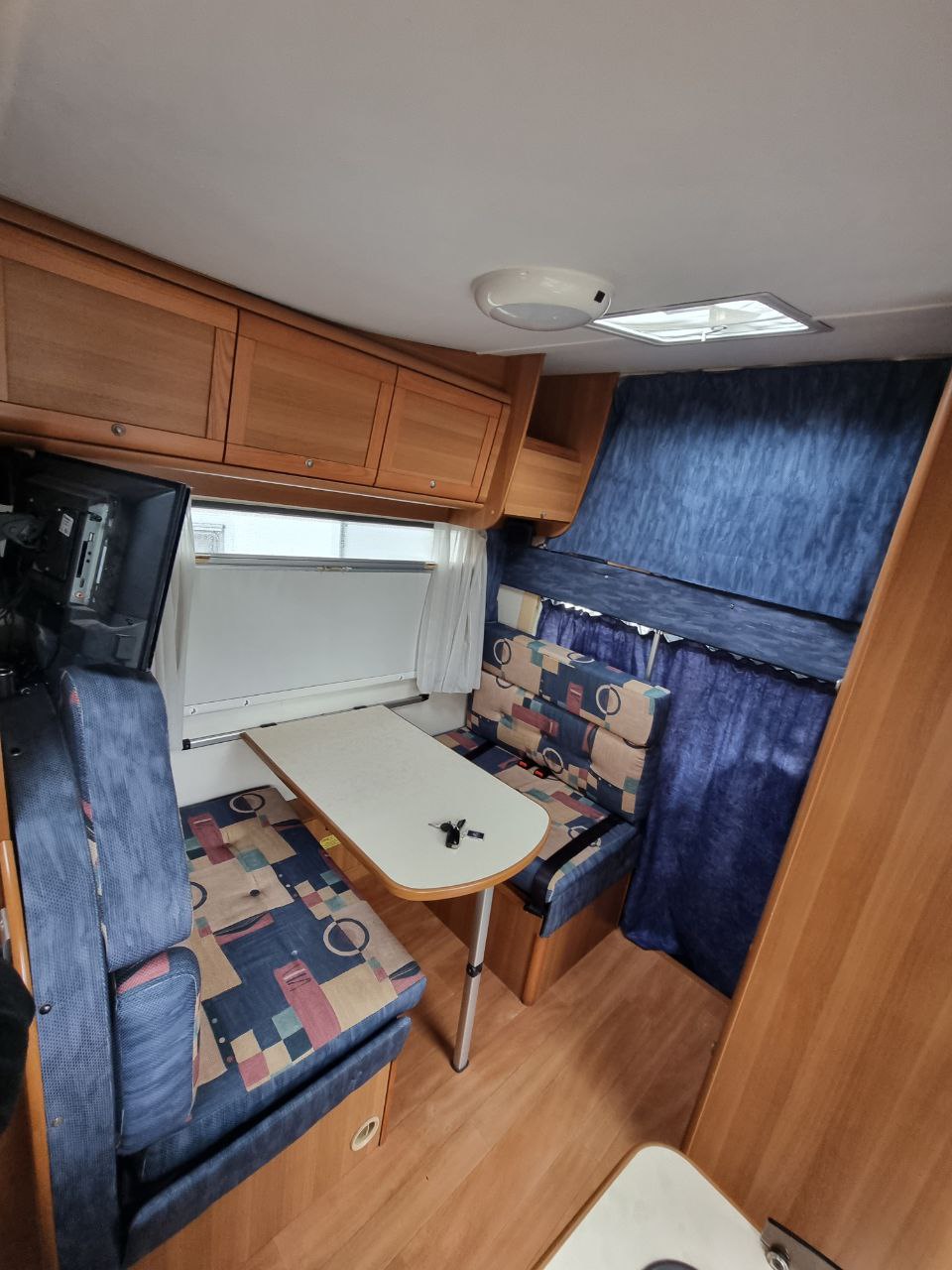 CAMPER ROLLER TEAM Mansardato 6 Posti letto